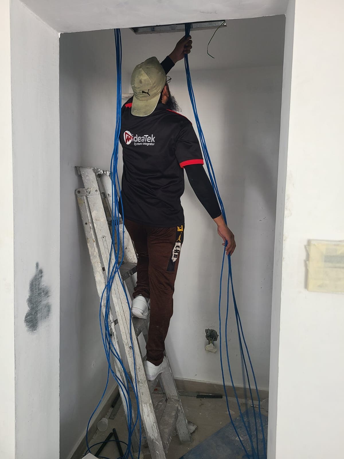 Cat6 structured cabling installation Dubai by Mideatek