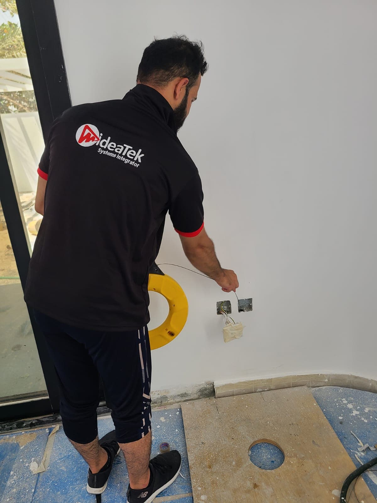 Fiber optic cable pulling installation Dubai