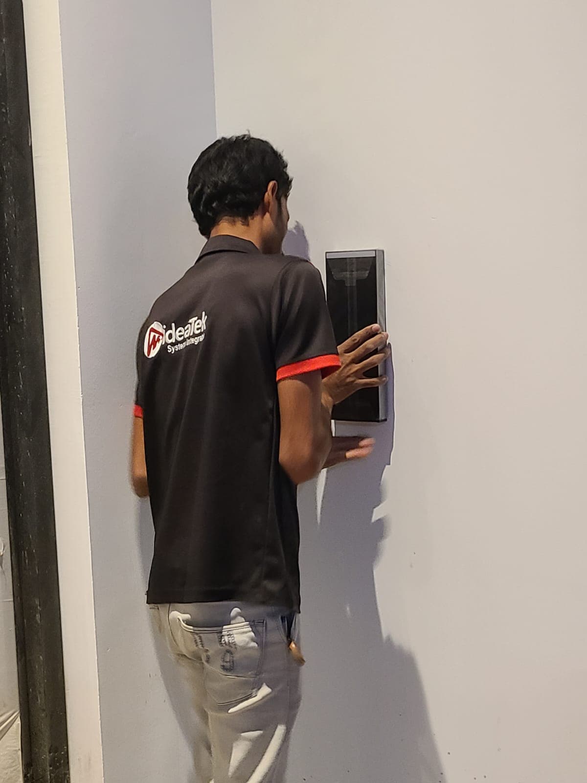 Outdoor intercom system installation Dubai by Mideatek